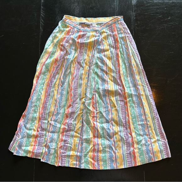 Vintage Doncaster Size 4 Tribal Pride LGBT Skirt Blue Red Pink Yellow - Picture 1 of 8